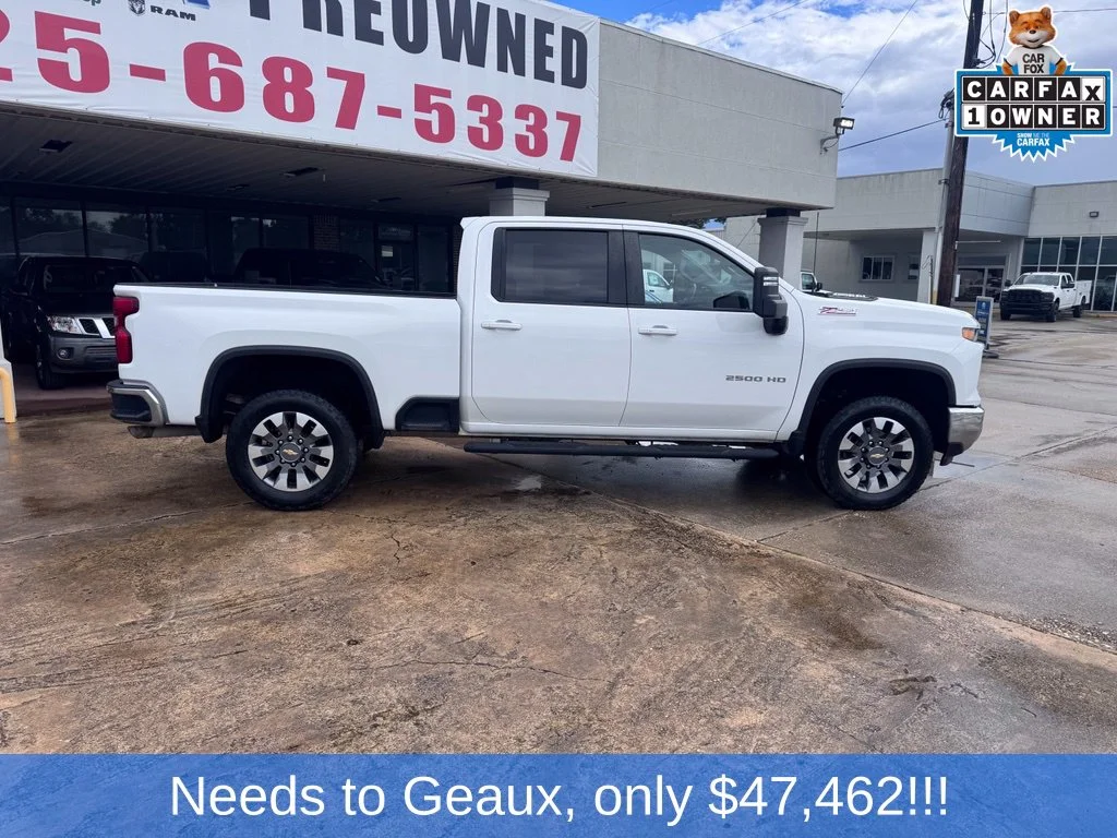 Used 2024 White Chevrolet LT image 11