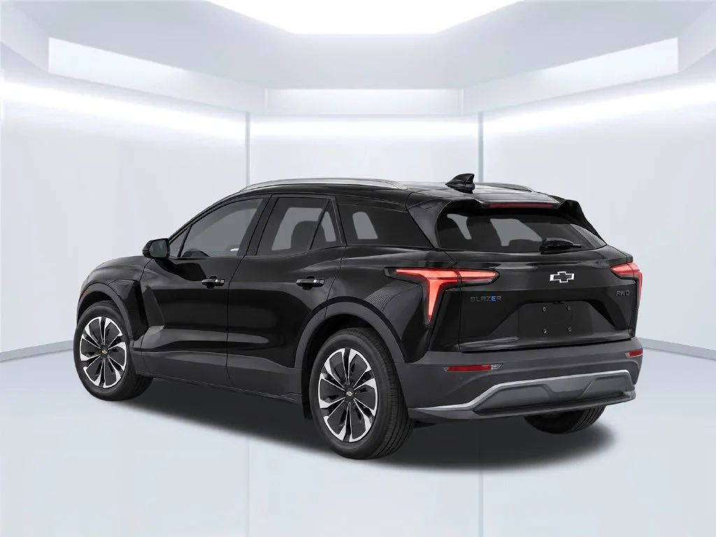 Used 2024 Black Chevrolet LT image 4