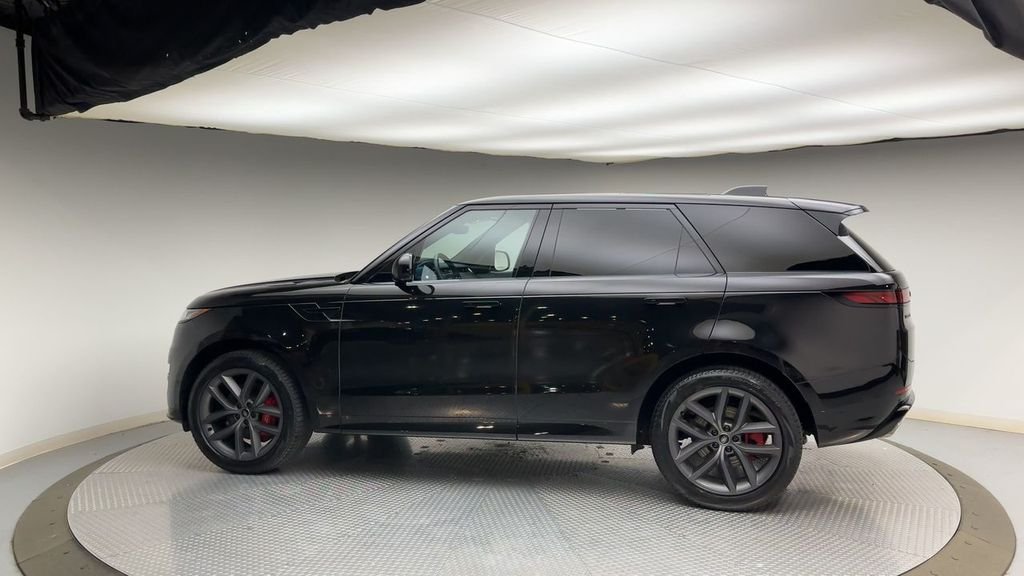 Used 2024 Santorini Black Metallic Land Rover Dynamic SE image 5