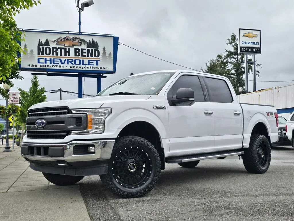 2019 Ford F-150 Lariat 4x4 SuperCrew 145 in's photo