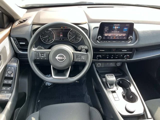 Used 2023 White Nissan S image 12