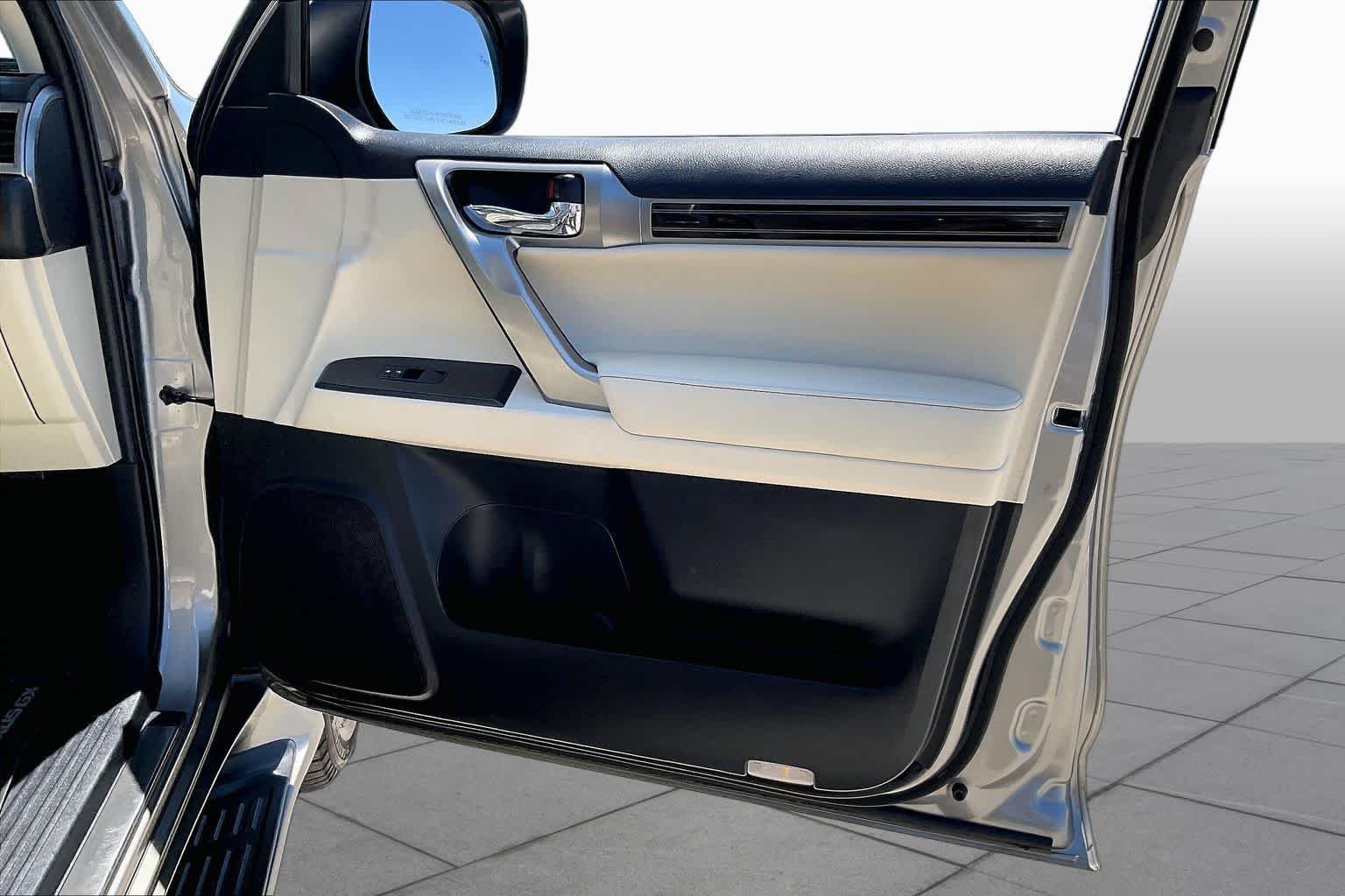 Used 2023 Atomic Silver Lexus Premium image 23