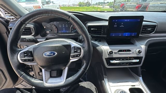 Used 2023 Gray Ford XLT image 24