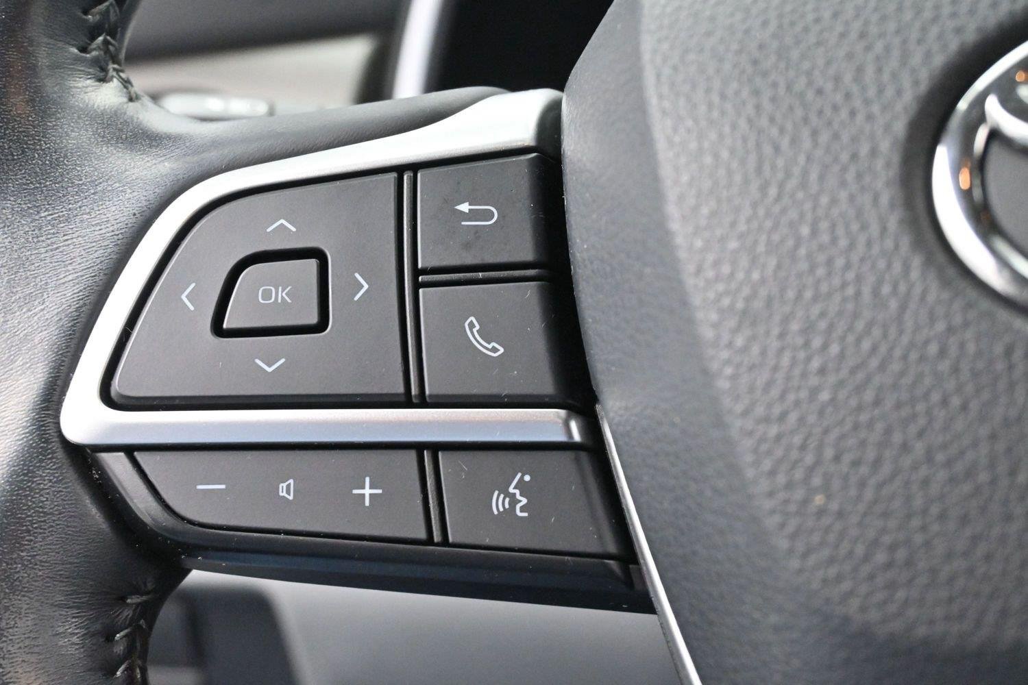 Used 2022 Celestial Silver Metallic Toyota XLE image 18