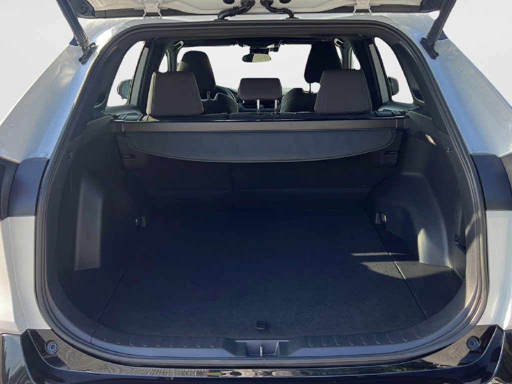Used 2023 Wind Chill Pear Toyota Hybrid SE image 9