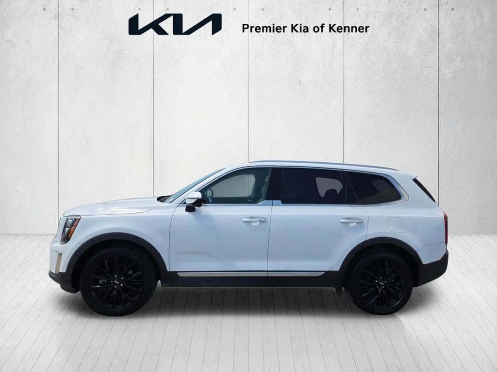 Used 2021 White Pearl Kia SX image 2
