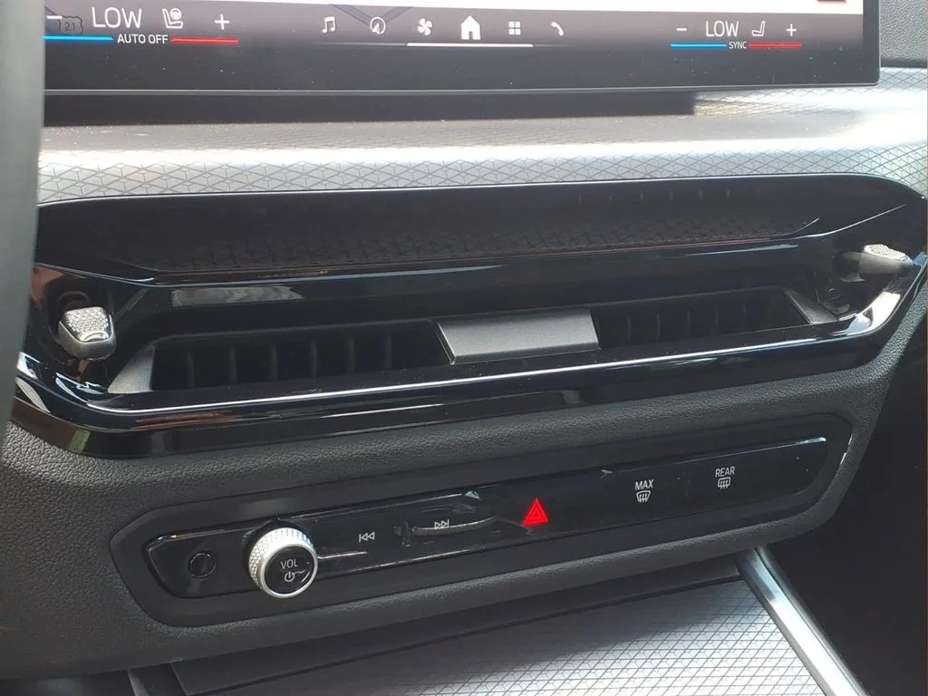 Used 2025 Gray BMW 330i image 7