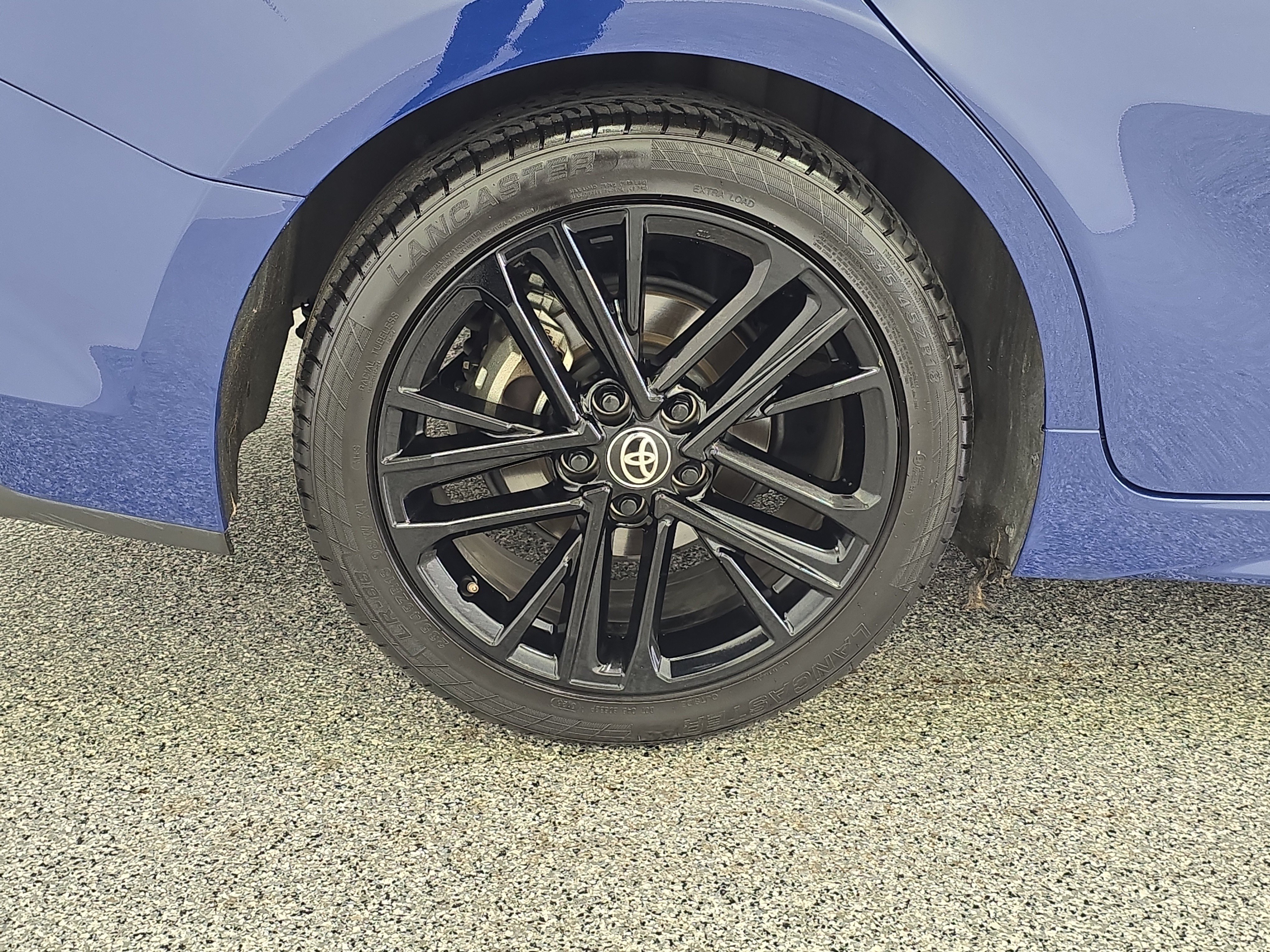 Used 2025 blue Toyota SE image 10