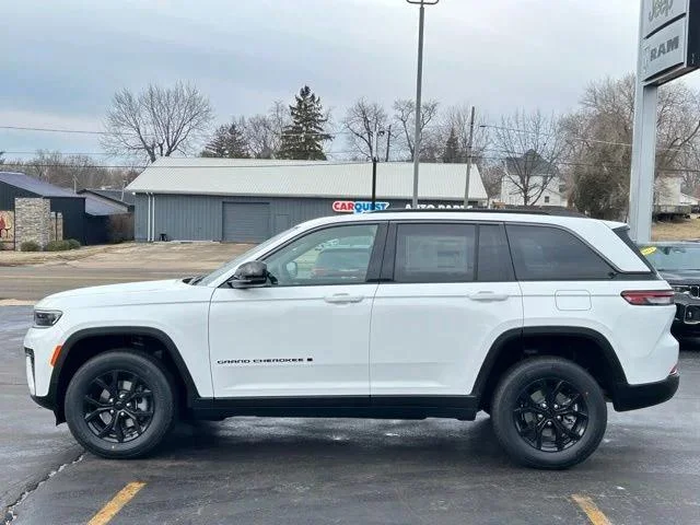 New 2026 Bright White Clear-Coat Exterior Paint Jeep Laredo image 6