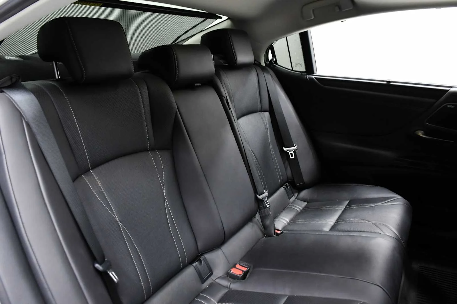 Certified Used 2024 EMINENT WHITE PEARL Lexus Ultra Luxury image 23