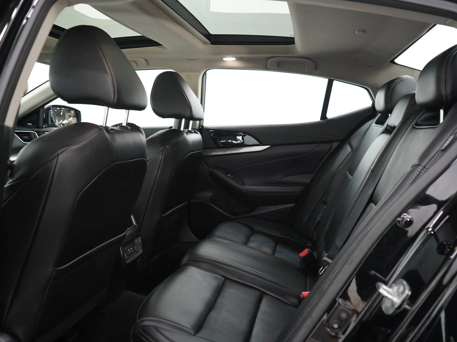 Used 2023 Black Nissan SV image 13