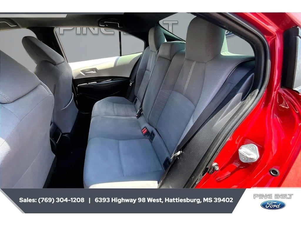 Used 2020 Barcelona Red Metallic Toyota SE image 19