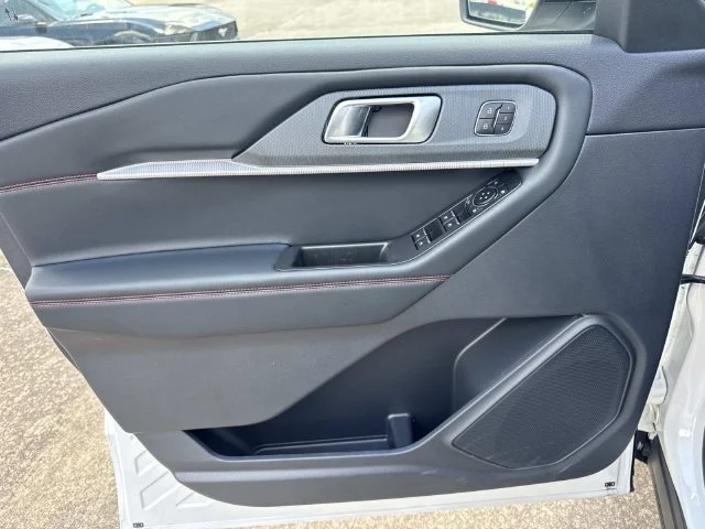 New 2026 Star White Metallic Tri-Coat Ford ST image 47