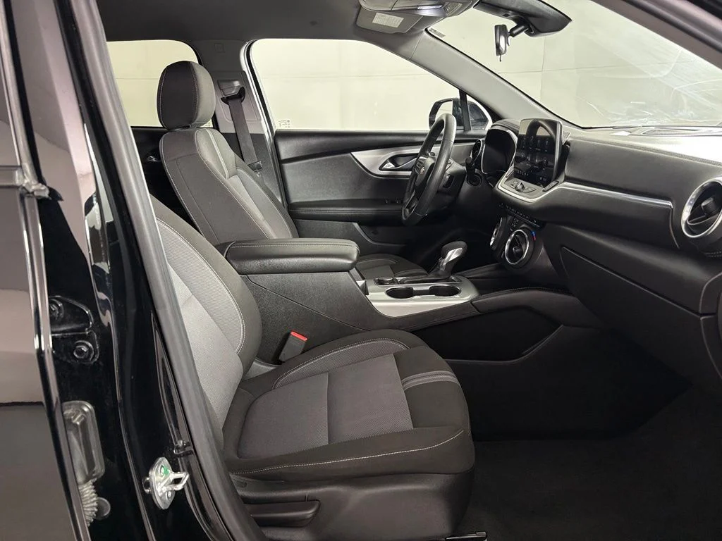 Used 2025 Black Chevrolet LT image 38