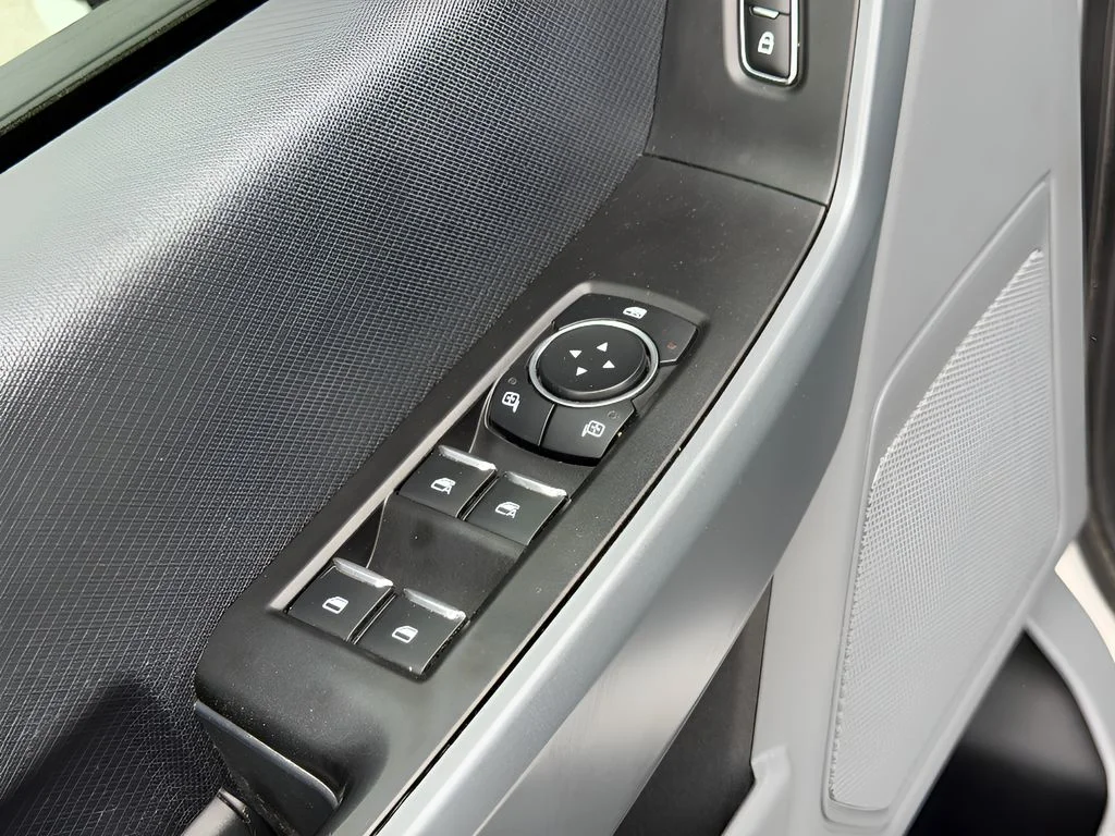 Used 2023 Oxford White Ford XLT image 19