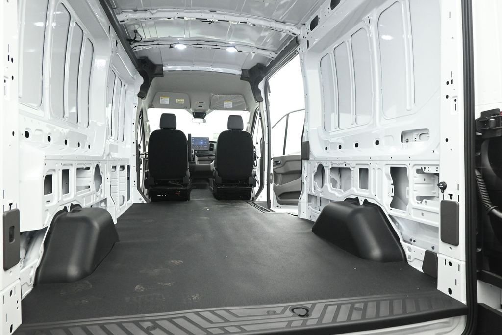 New 2026 Oxford White Ford Base image 19