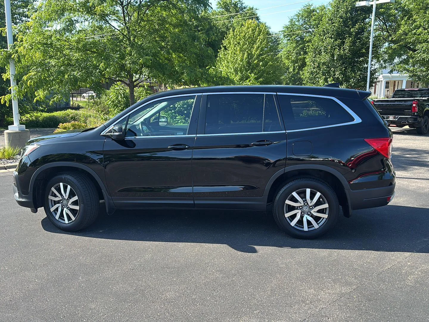 Used 2019 Crystal Black Pearl Honda EX-L image 13