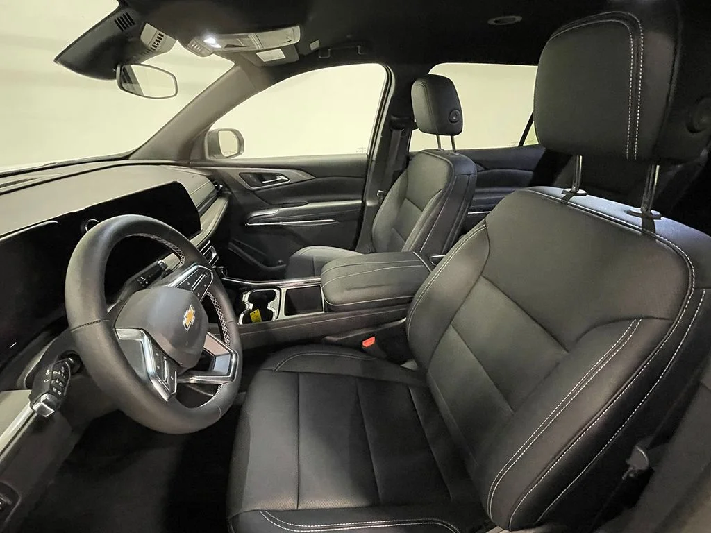 Used 2026 White Chevrolet LT image 3