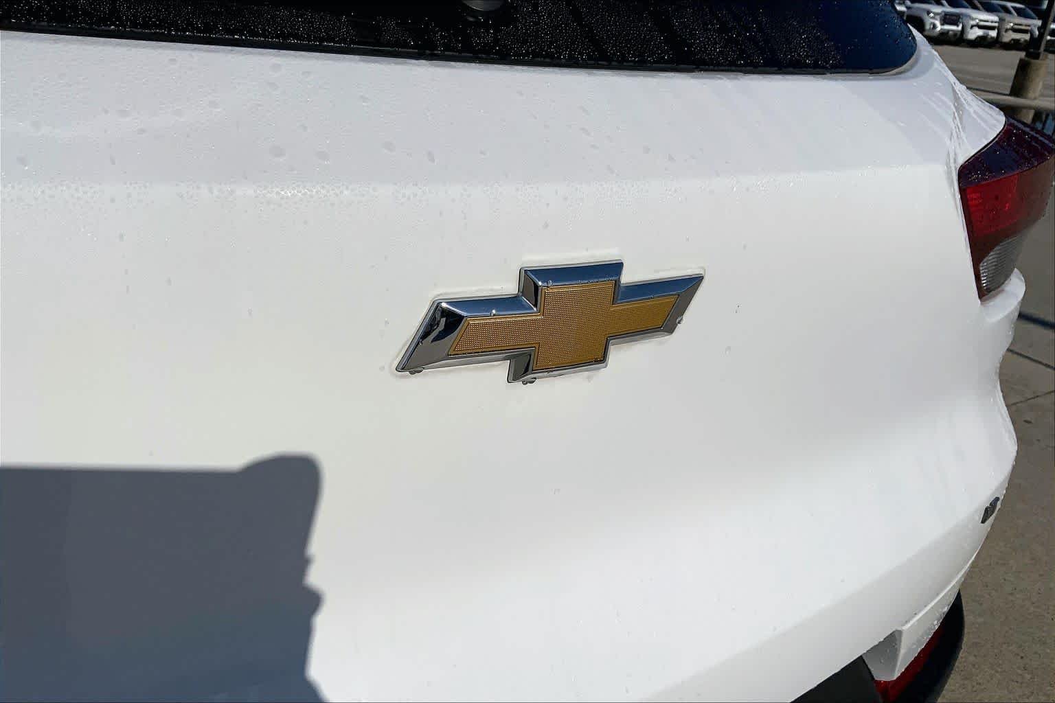 Used 2022 Summit White Chevrolet LT image 30