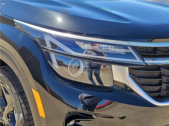 New 2026 Fusion Black KIA EX Front-Wheel Drive image 6