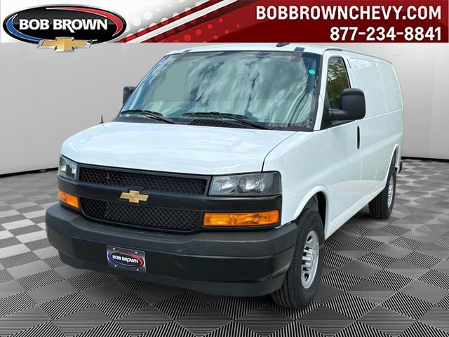 2026 Chevrolet Express 2500 Work Van HD's photo