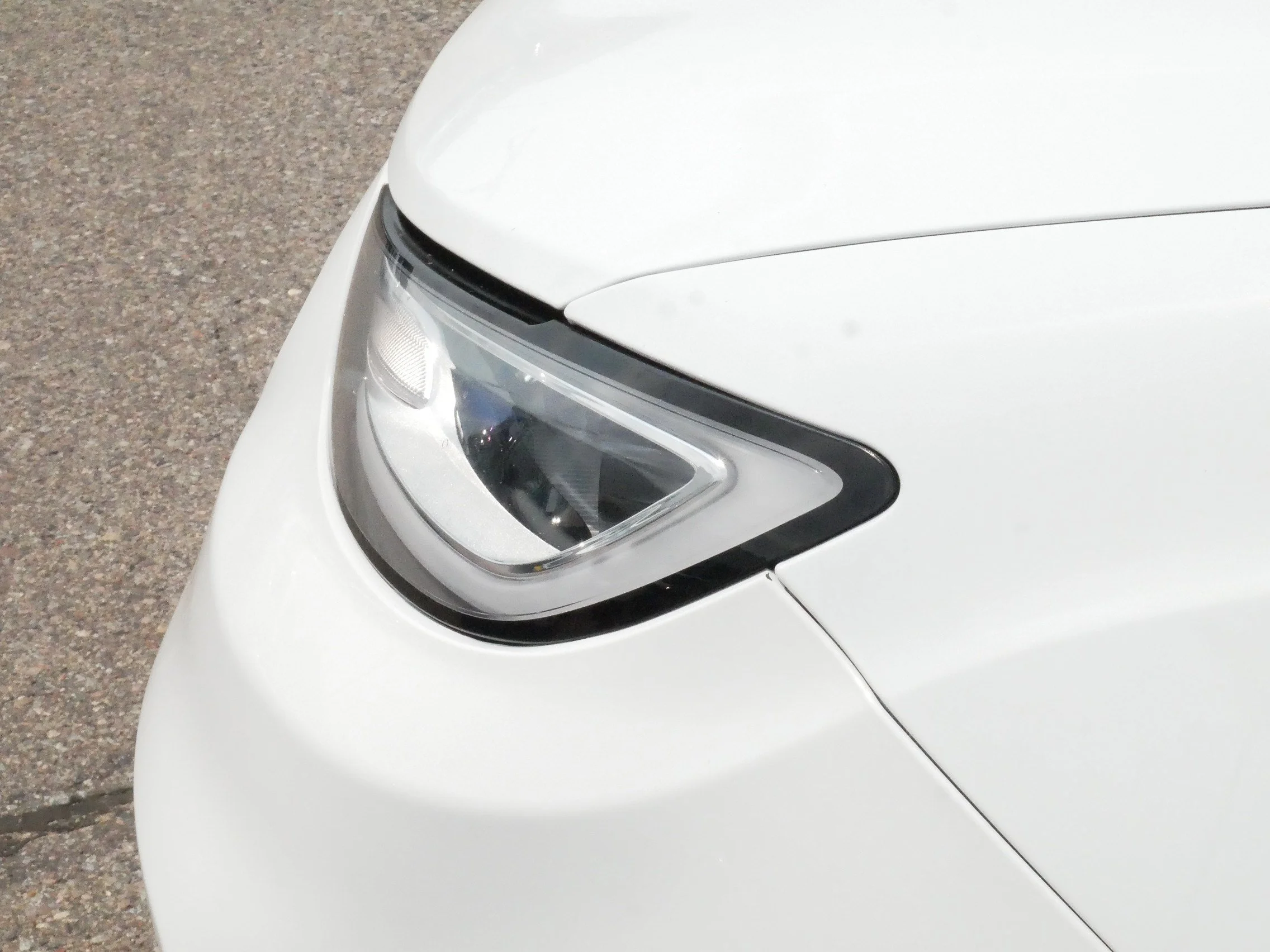 Used 2023 Bright White Clearcoat Chrysler Hybrid Touring L image 16