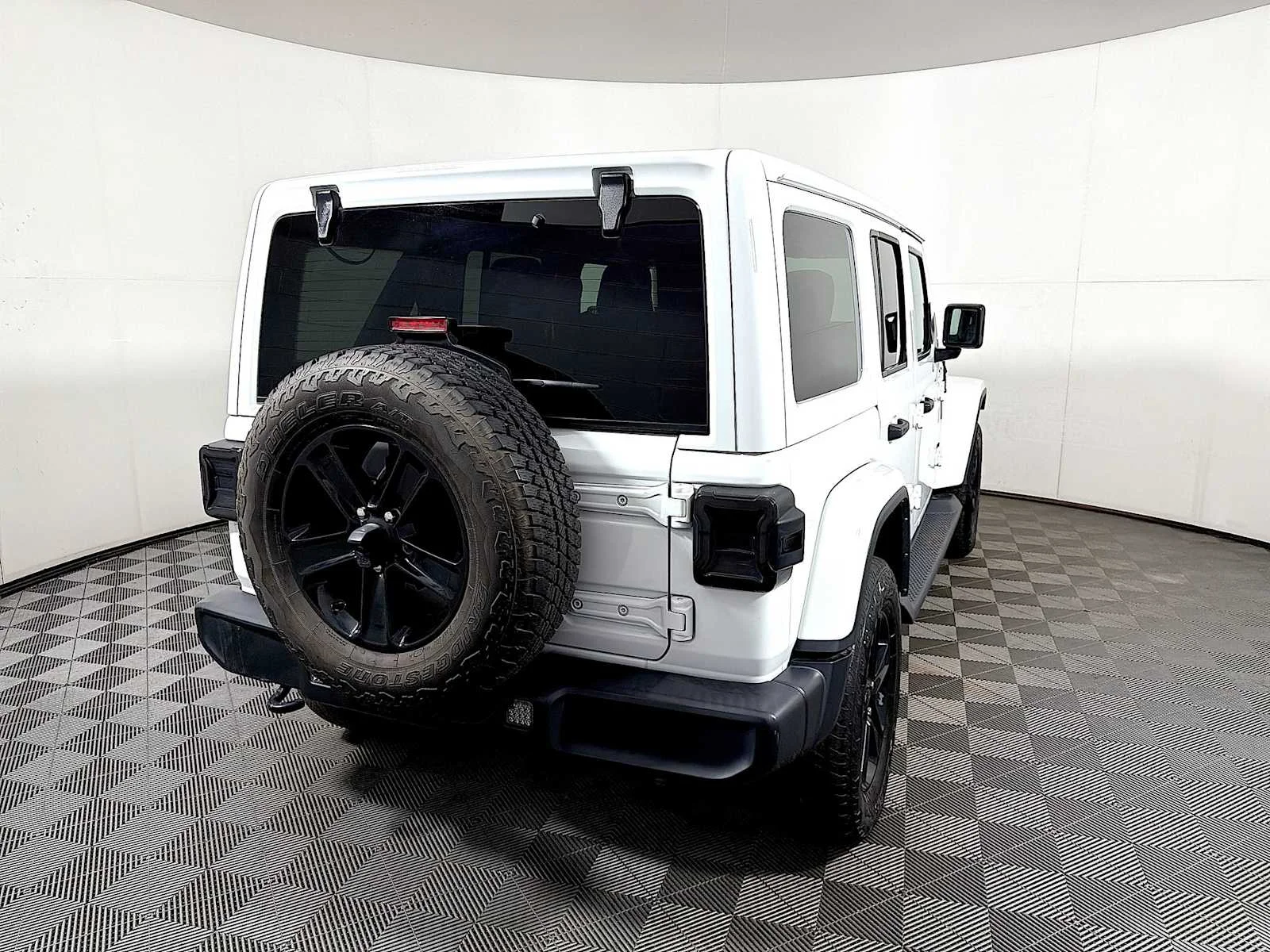 Used 2021 Bright White Clearcoat Jeep Unlimited Sahara Altitude image 6