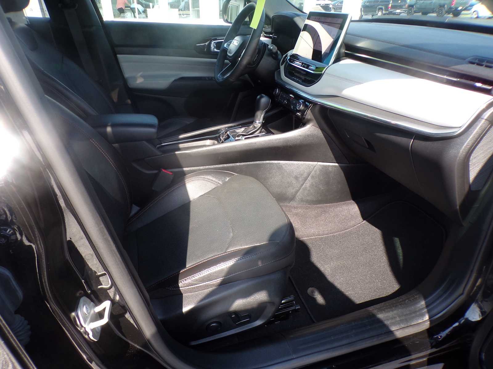 Used 2023 Black Jeep Limited 4x4 image 18