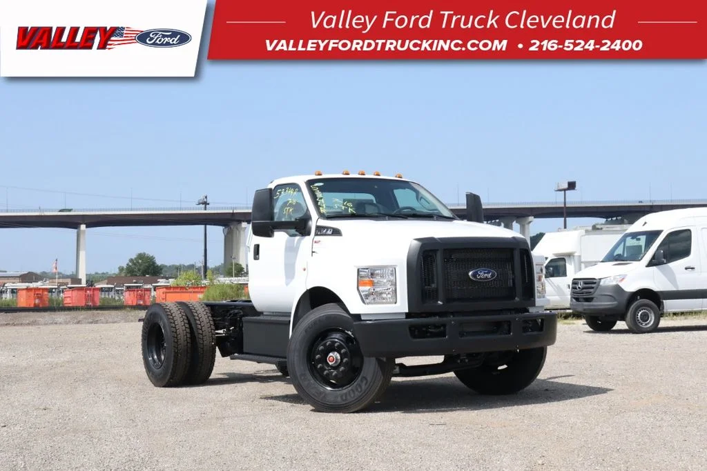 New 2027 White Ford Base Chassis Cab image 1