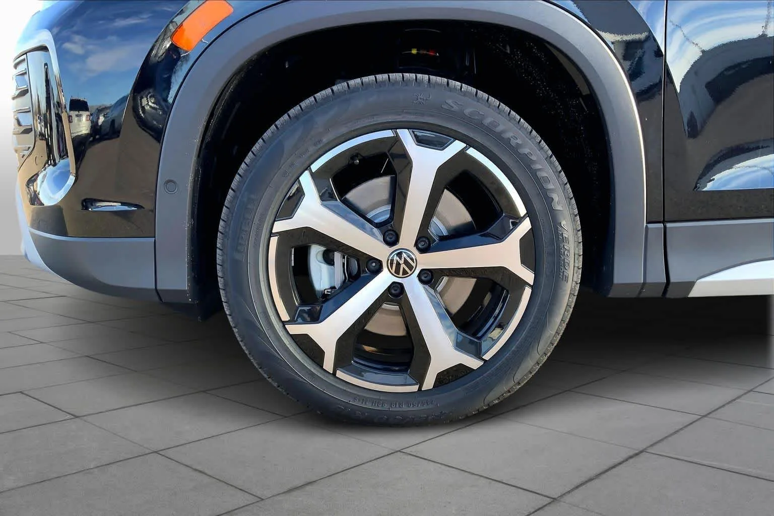 New 2026 Deep Black Pearl Volkswagen SE image 12