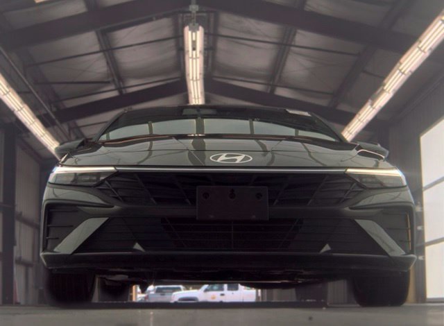 Certified Used 2026 Amazon Gray Hyundai SEL Sport image 3