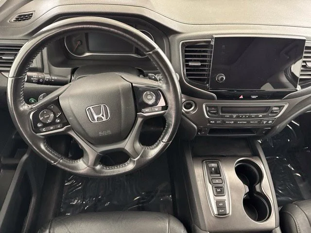 Used 2021 Black Honda EX-L image 25