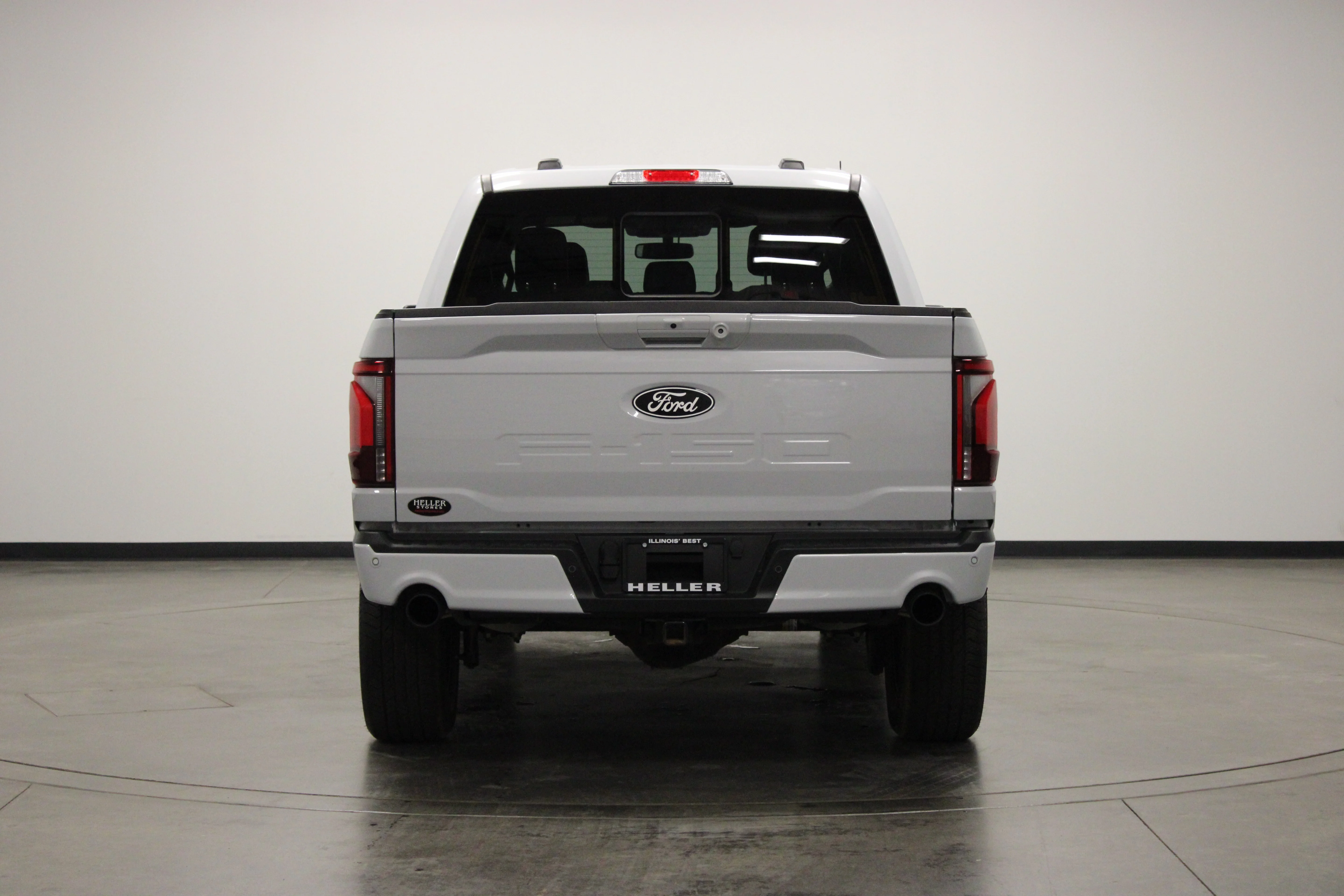 Used 2025 Space White Metallic Ford LARIAT image 8