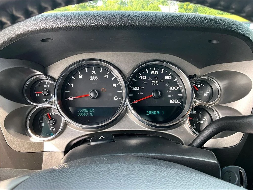 Used 2014 White GMC SLE image 20