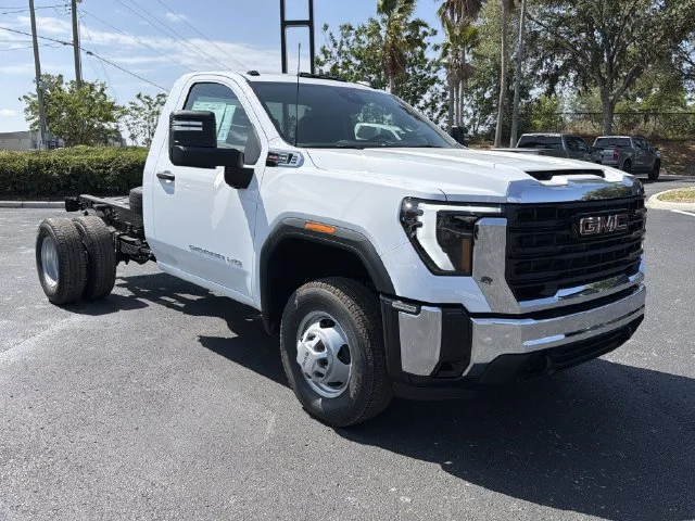New 2026 Summit White GMC Pro image 2