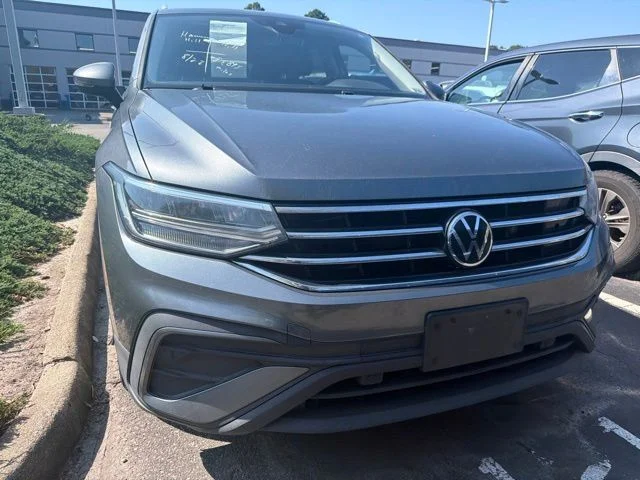 Used 2022 Gray Volkswagen 2.0T SE image 3