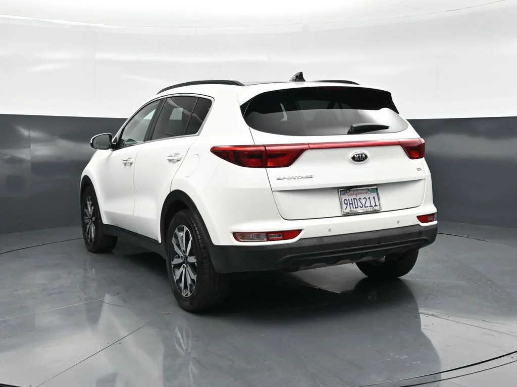 Used 2018 White Kia EX image 29