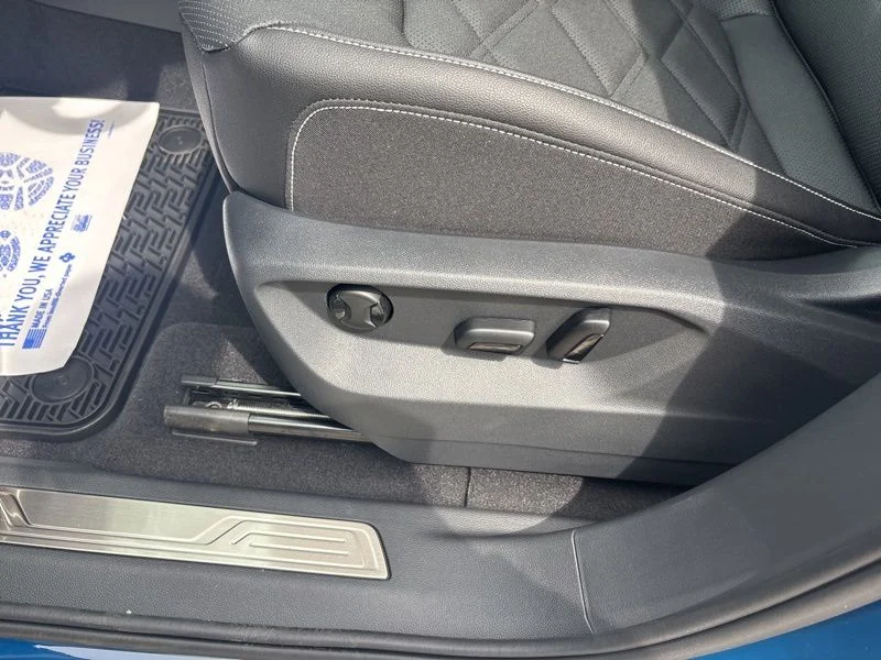 New 2026 Blue Volkswagen 2.0T SE w/Technology image 33
