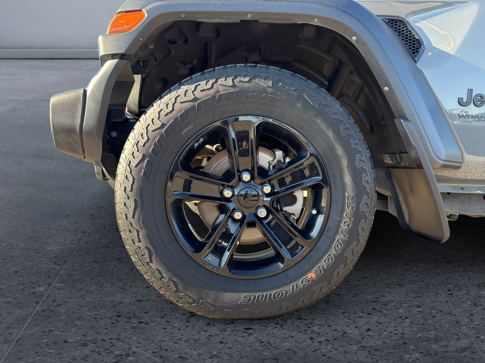 Used 2022 Gray Jeep Unlimited Sport Altitude image 9