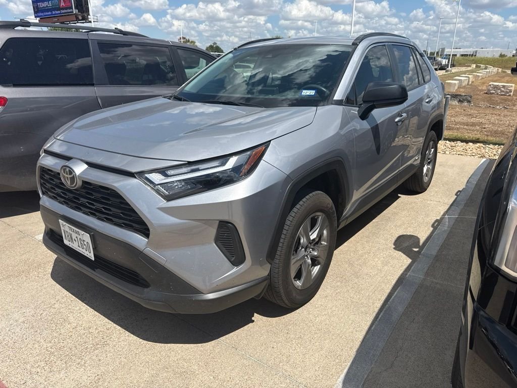 Used 2025 Silver Toyota LE image 5