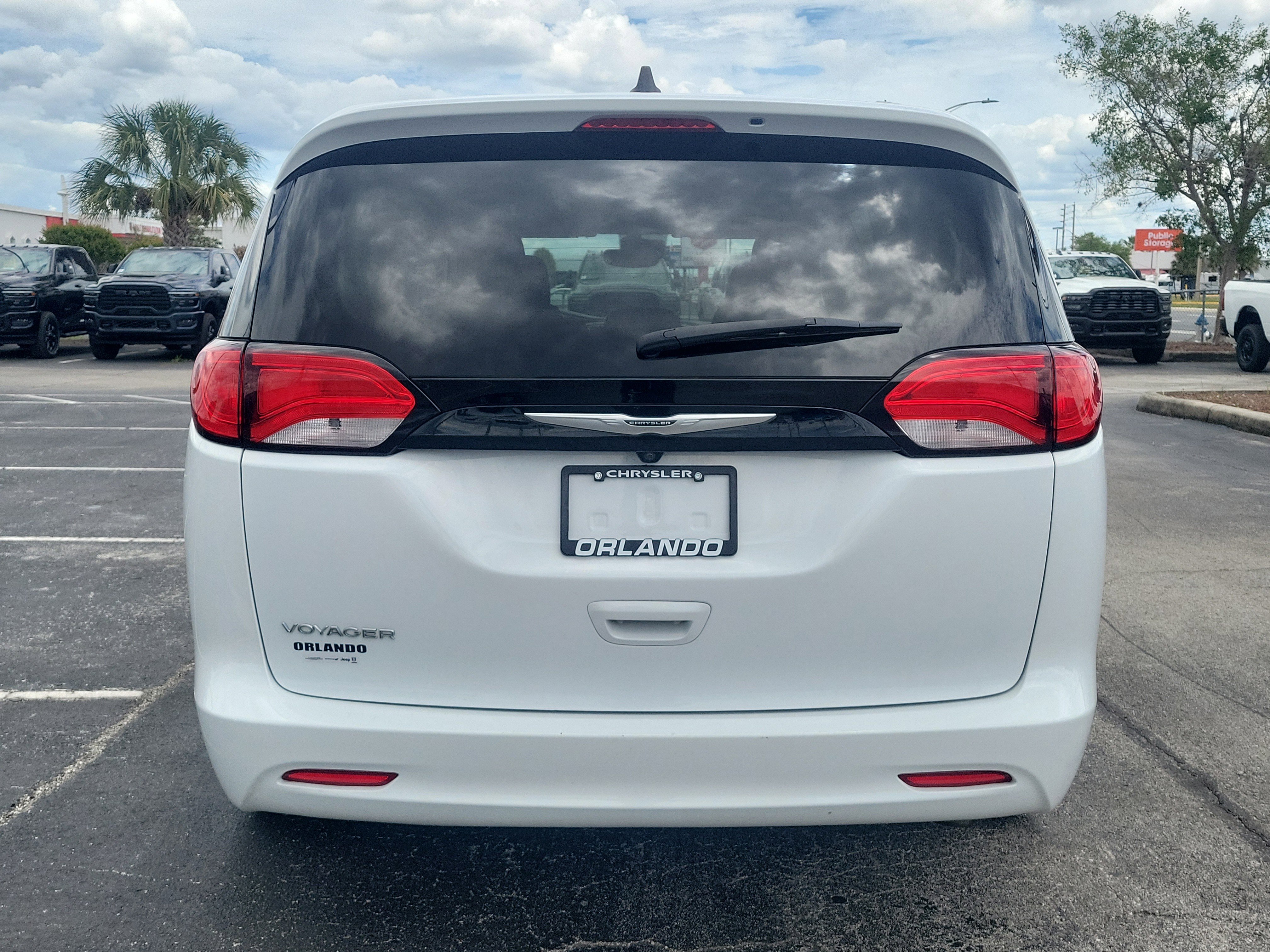 Used 2023 Bright White Clearcoat Chrysler LX image 5