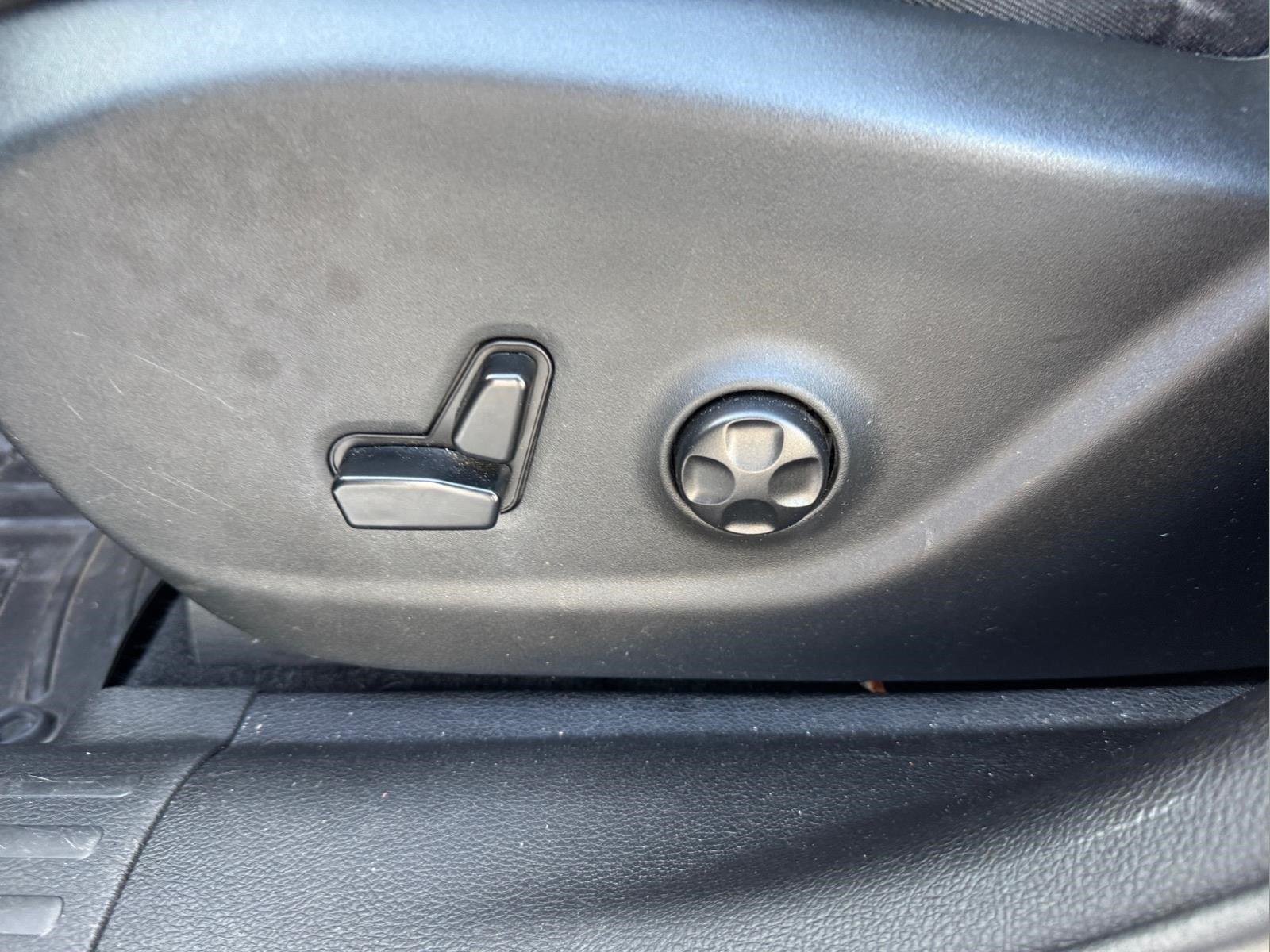 Used 2019 Sting-Gray Clearcoat Jeep Altitude image 19