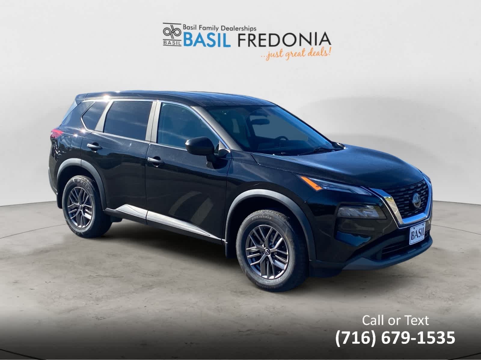 Used 2023 Super Black Nissan S image 11