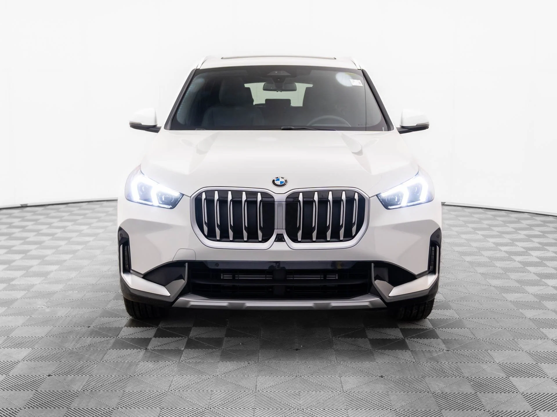 New 2026 White BMW xDrive28i image 9