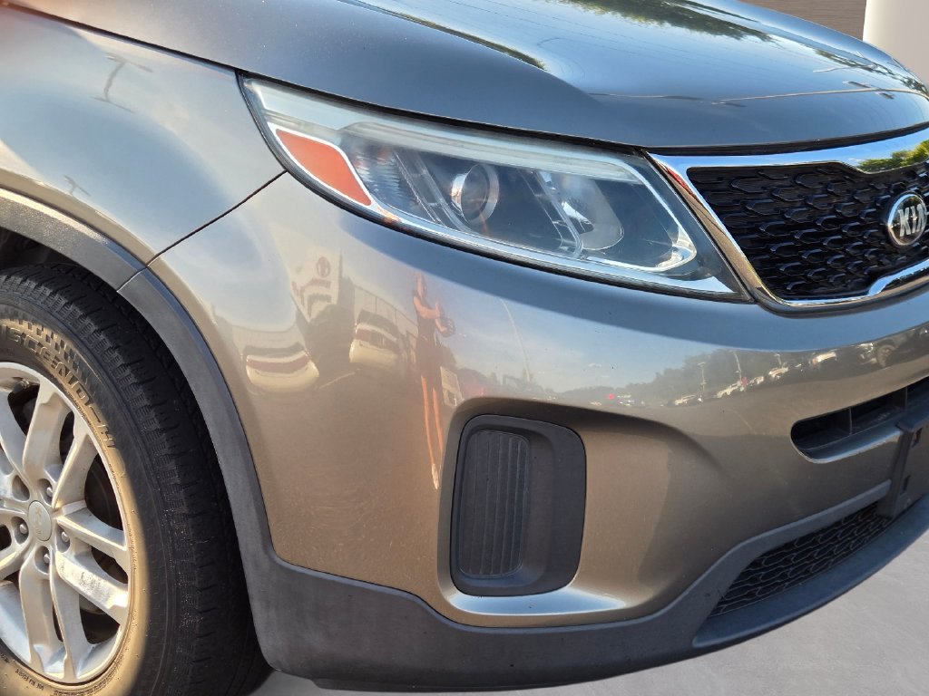 Used 2015 Silver Kia LX image 2