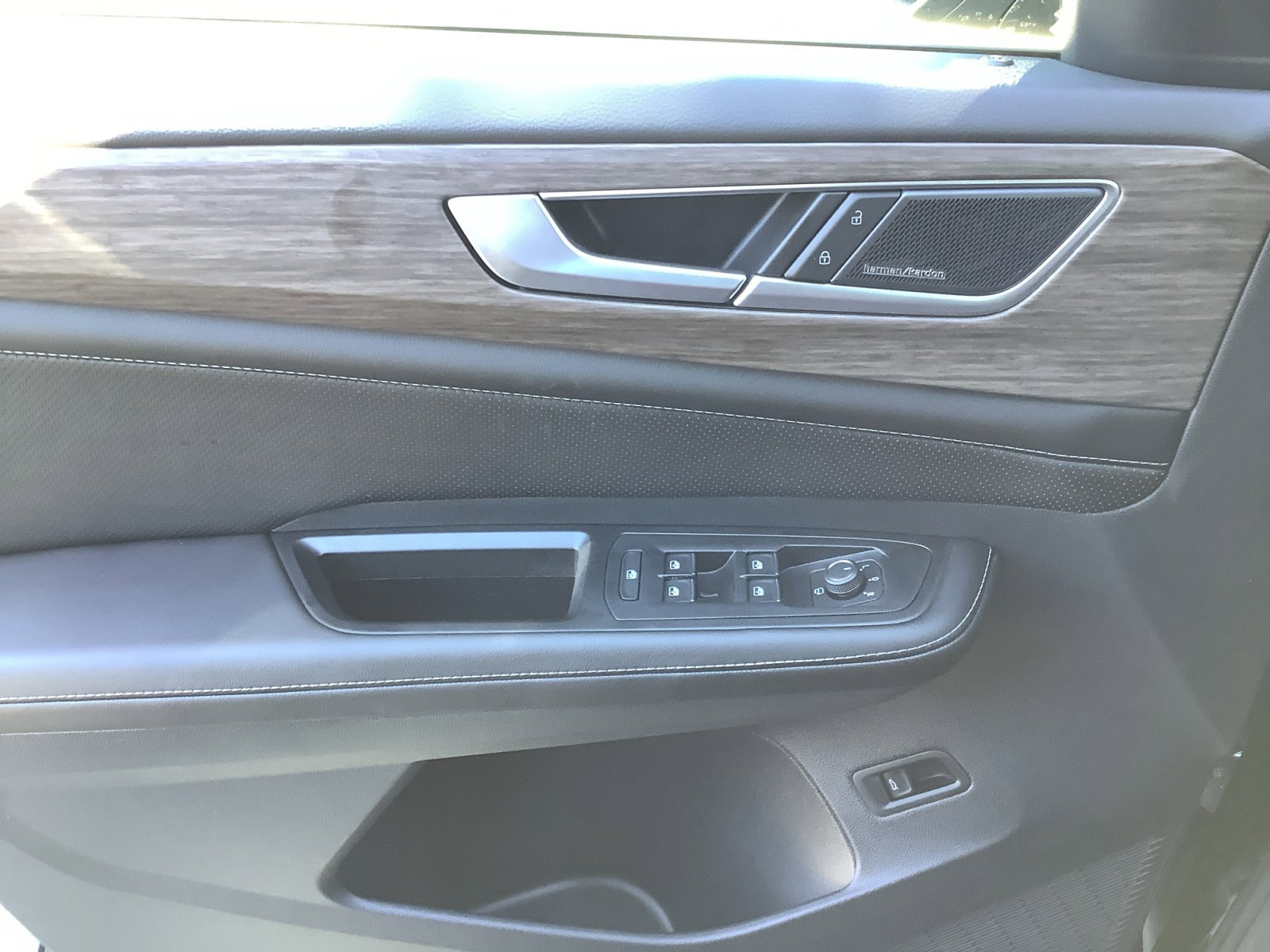 New 2026 Avocado Green Pearl Volkswagen 2.0T SEL Premium R-Line image 26