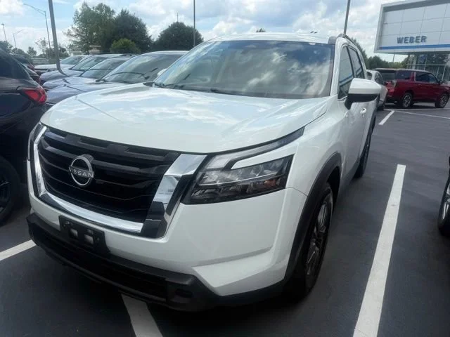 Used 2024 White Nissan SV image 1