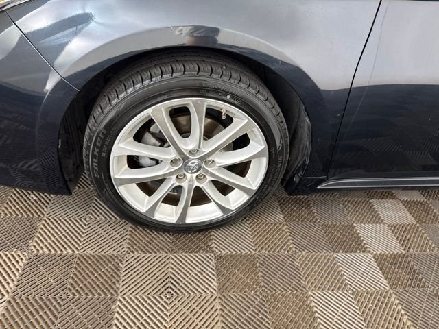 Used 2015 Gray Toyota Limited image 27