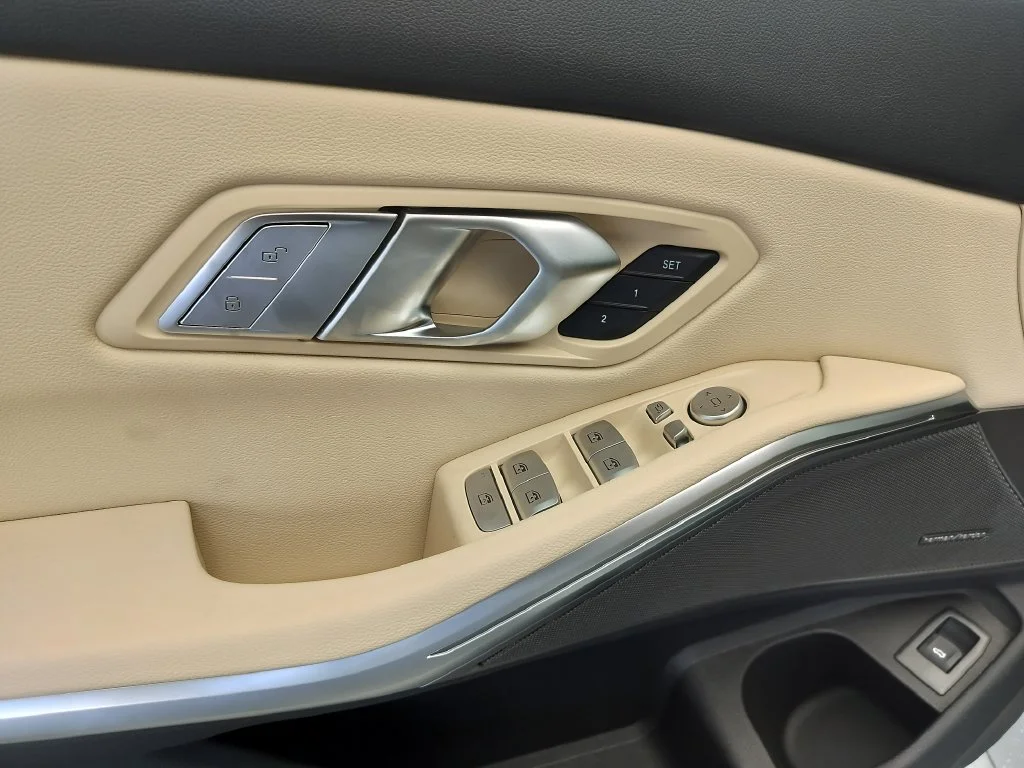 New 2026 Mineral White Metallic BMW 330i image 7