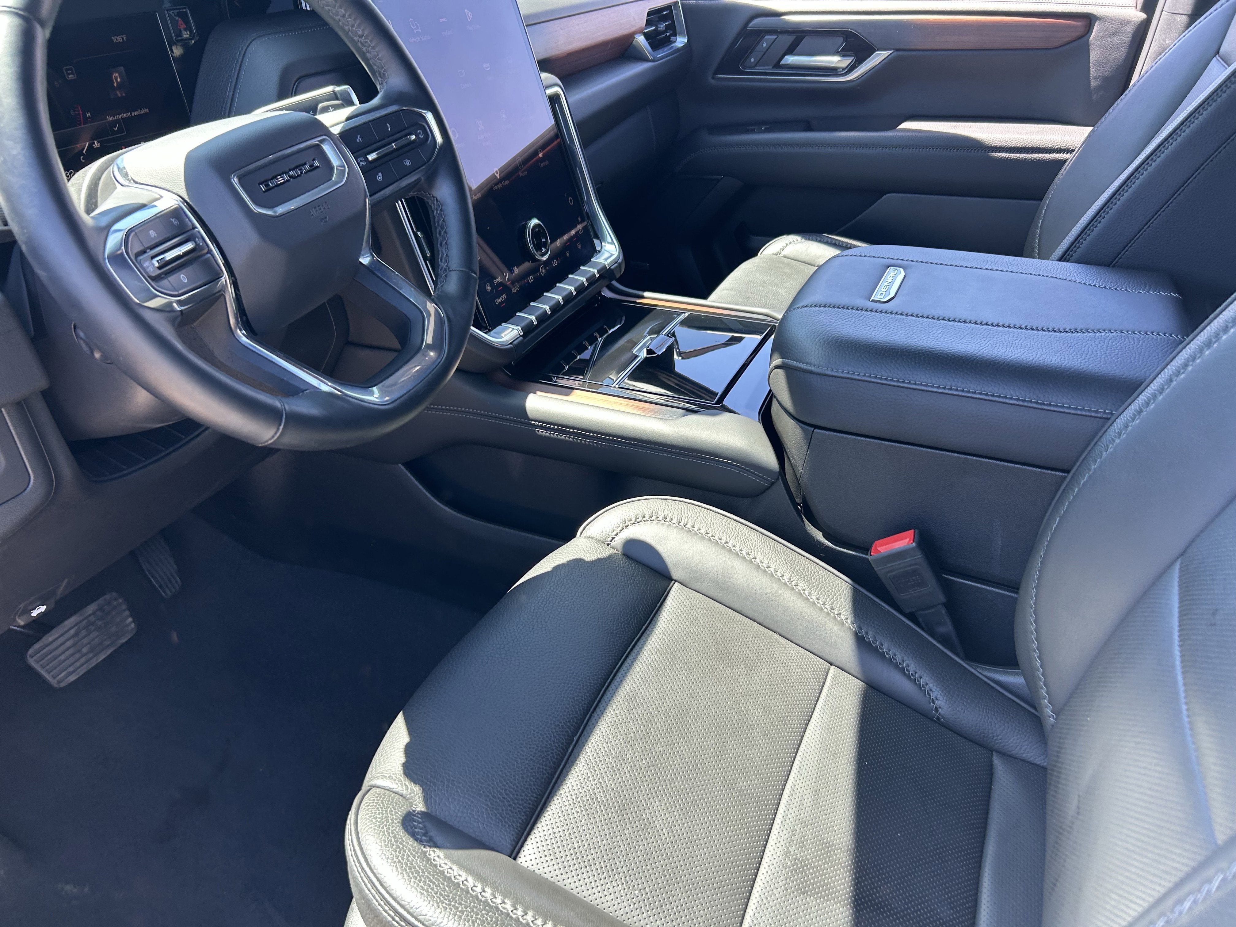 2025 GMC Yukon Denali - Photo 8